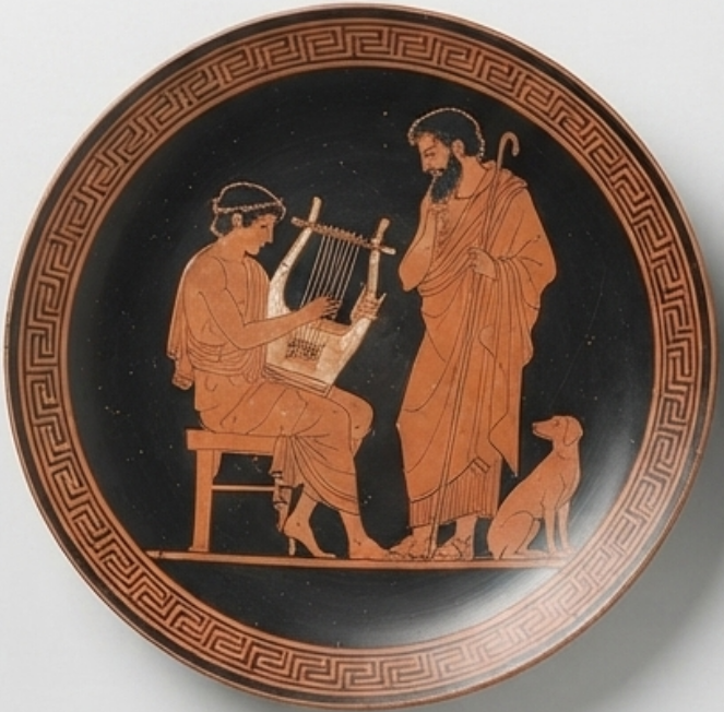 Assiette L'Aède et le Sage Assiette noire à décor cuivre : musicien à la lyre face à un vieillard drapé, chien, frise de méandres.
